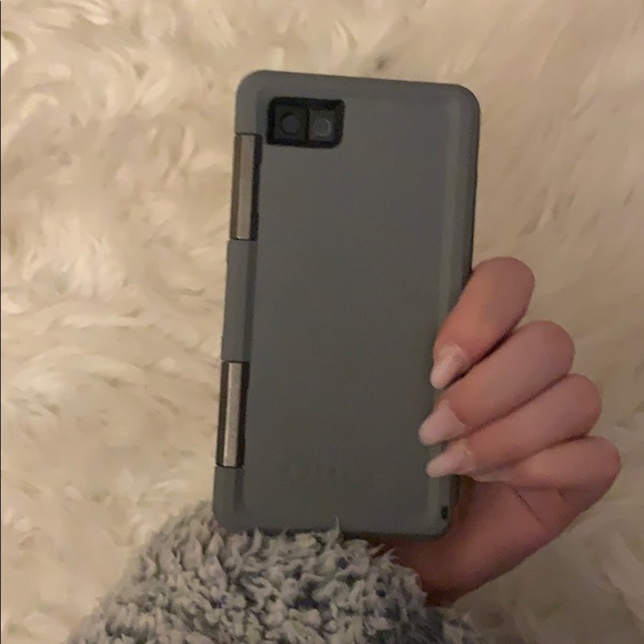 IPhone 5/6 otter box life proof waterproof - Picture 3 of 3